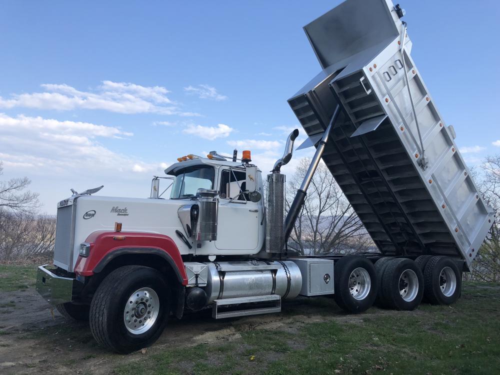 Mack Superliner V8 dump truck Trucks for Sale