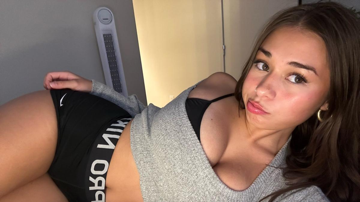 SOPHIE RAIN: Rising Social Media Star and Content Creator | bigwritehook