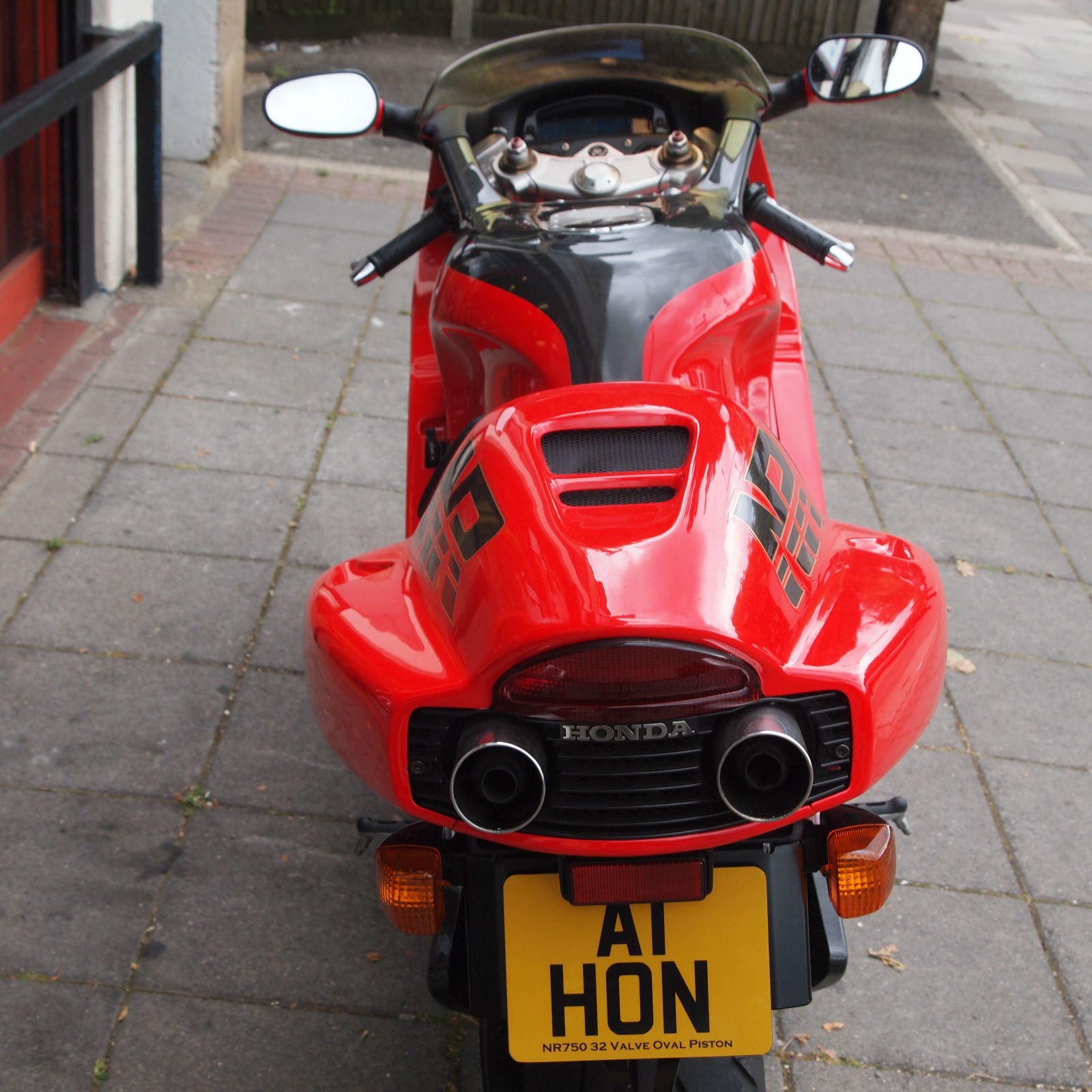 Honda nr v