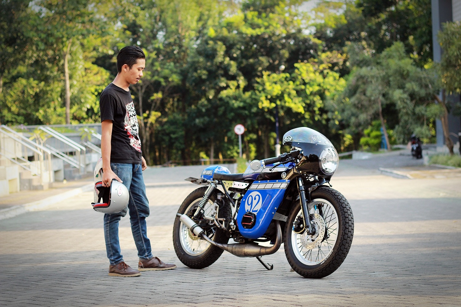 Yamaha RX King 135 Cafe Racer - BikeBound (1500 x 1000 Pixel)