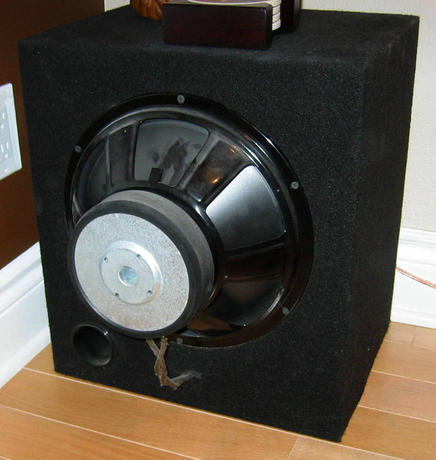 2000 watts, 3 Subwoofers and 6 Speakers