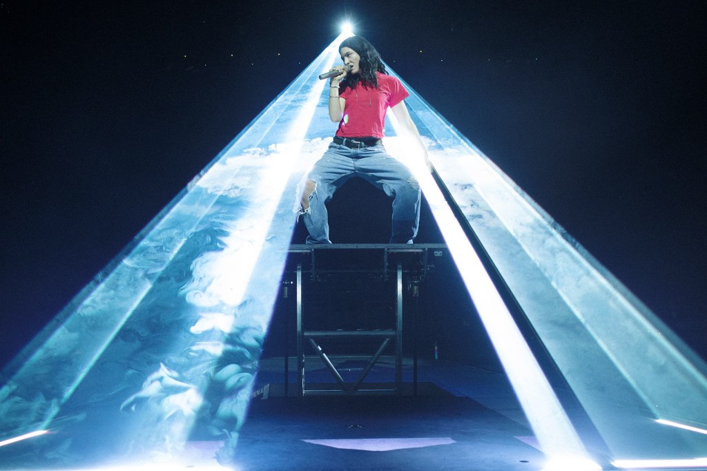 Lorde Brings ‘Virgin’ Home With Ultrasound Tour Stop at Madison Square Garden: 7 Best Moments