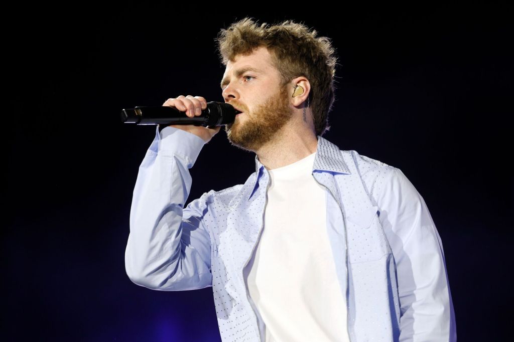In Canada: Alex Warren Speaks Out After Exiting Sommo Festival, Says ‘I’m Going Through a Lot’