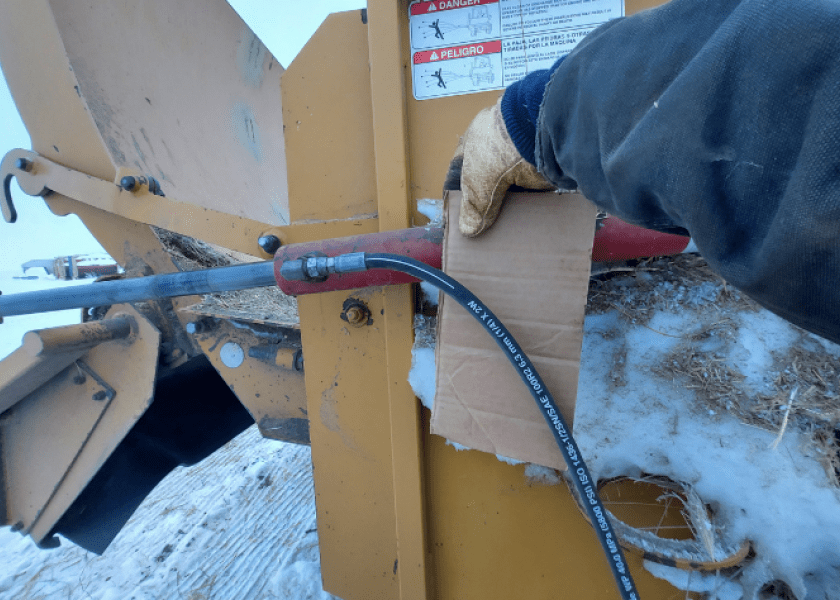 Handling Hydraulic Hoses Requires Extra Caution in Winter Bill Pelton Livestock, LLC