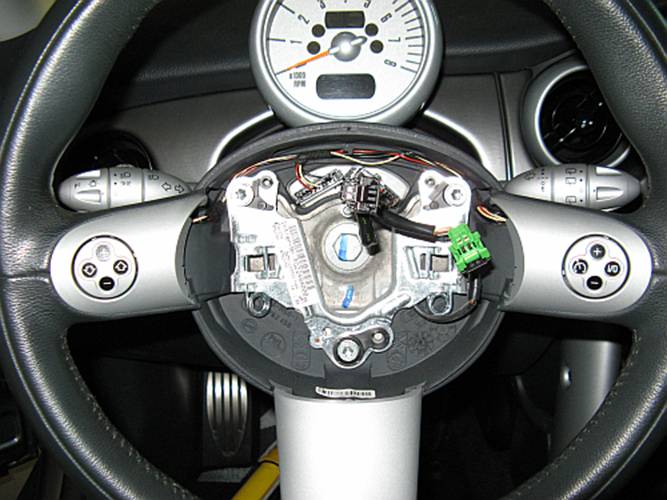 Mini Cooper S (R53) JCW Steering Wheel Installation
