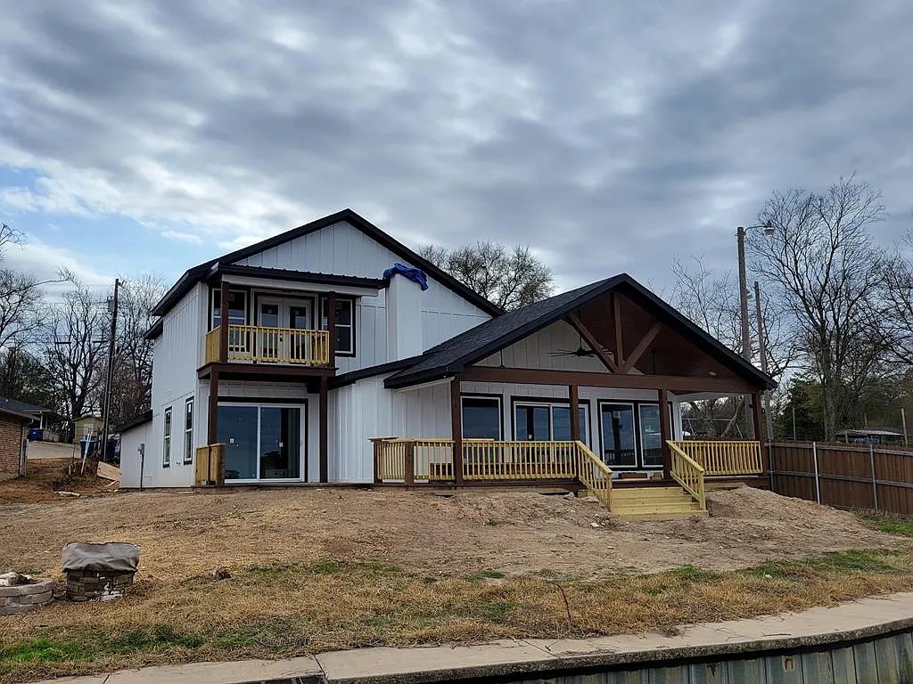 Billy Odom Roofing & Construction 230 Harbor Dr.