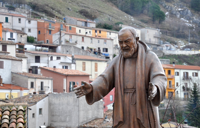 SUR LES PAS DE PADRE PIO Bipel Pèlerinages