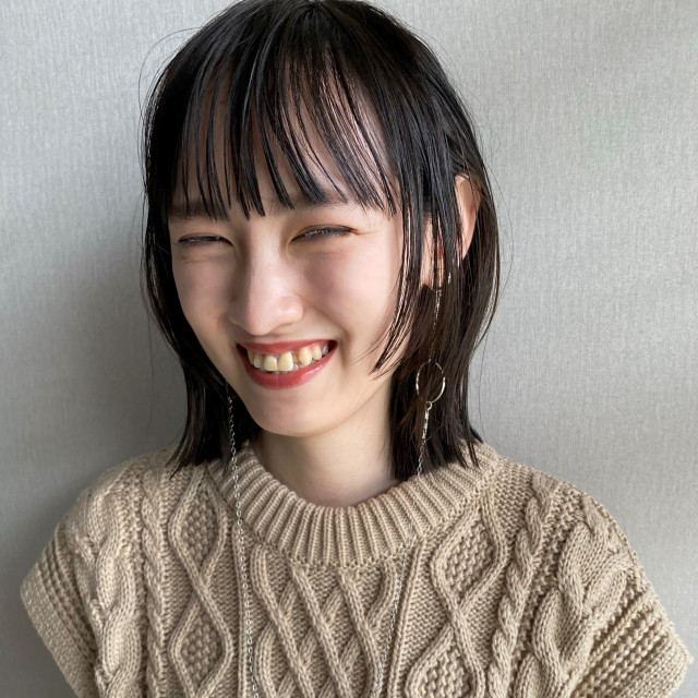 桐谷美玲さん風に近づく、きれいめ外ハネミディアムスタイル【14の髪型】