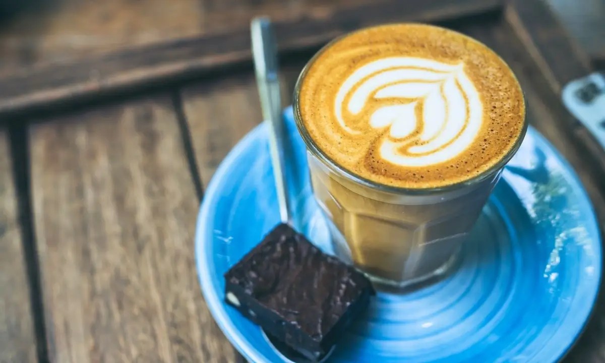 What is Piccolo Latte & How To Make It? Bite N Sip