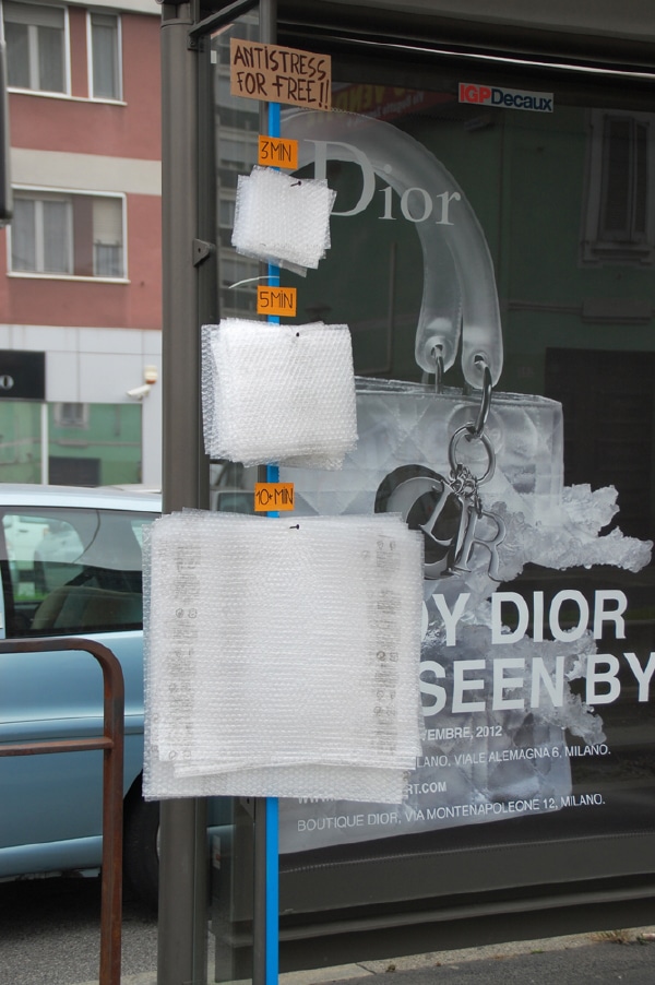 Release Stress With The AntiStress Bubble Wrap Solution