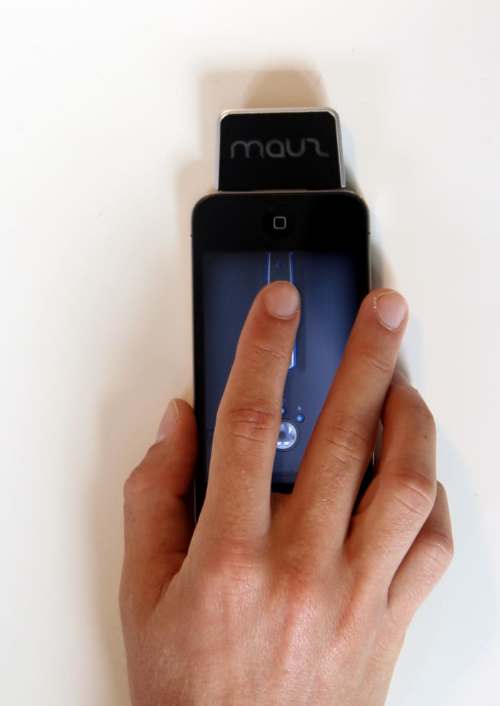 iPhone AddOn Turns Your iPhone Into A Mouse & Gesture Device