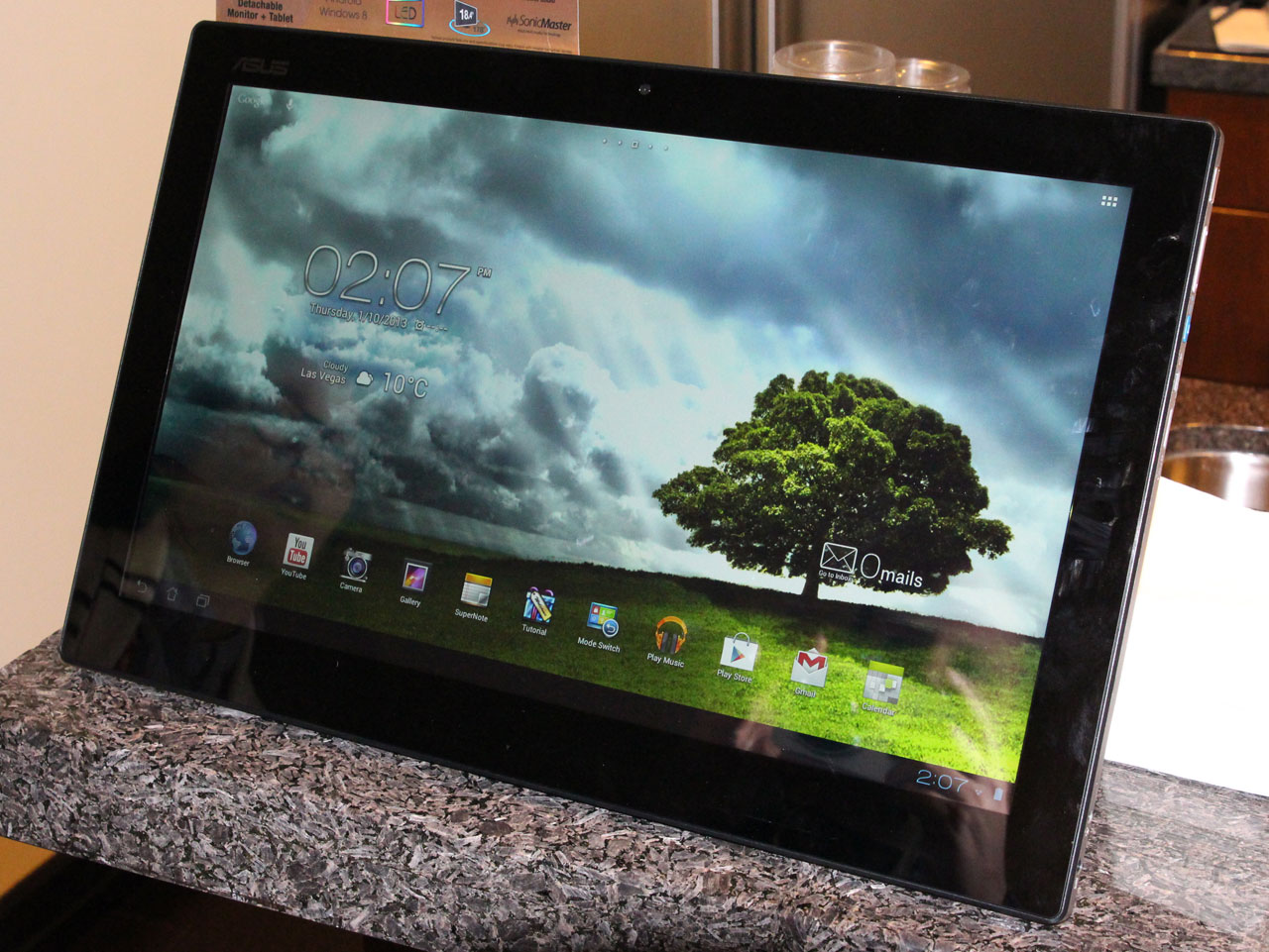 ASUS's Unveils the Transformer AiO P1801, RAIDR Express, and their