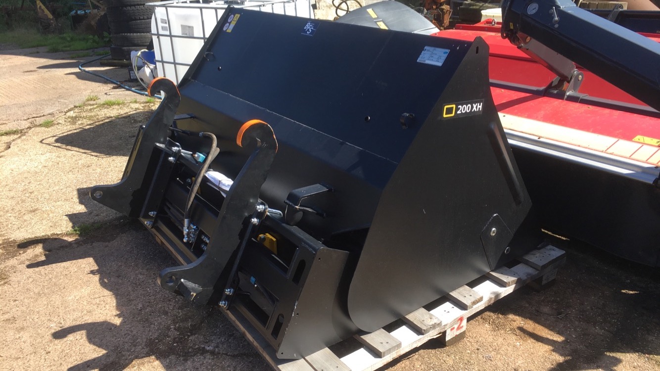 Quicke High Tip Buckets Blackdown FarmServices