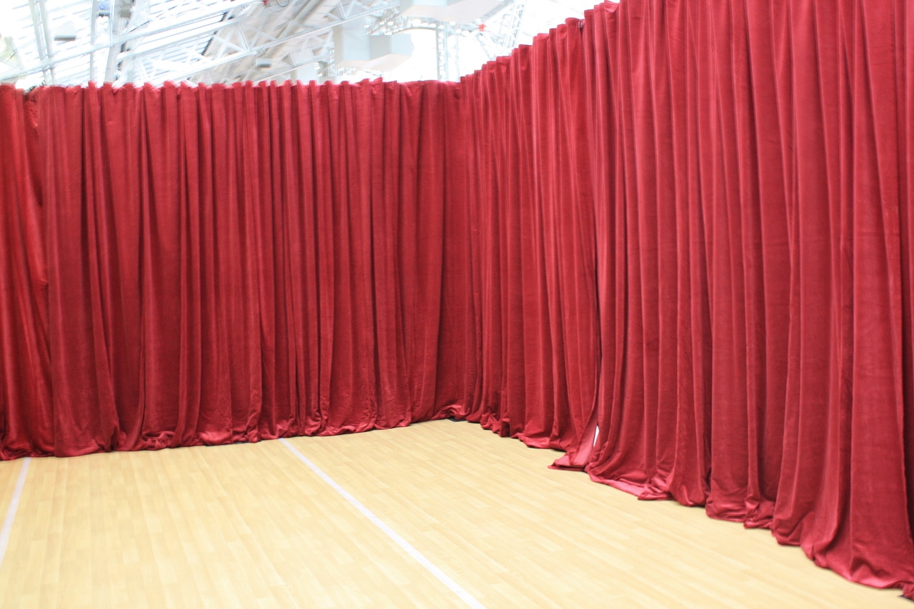 Pipe & Drape Systems To Hire Blackout Suppliers of Drapes & Rigging