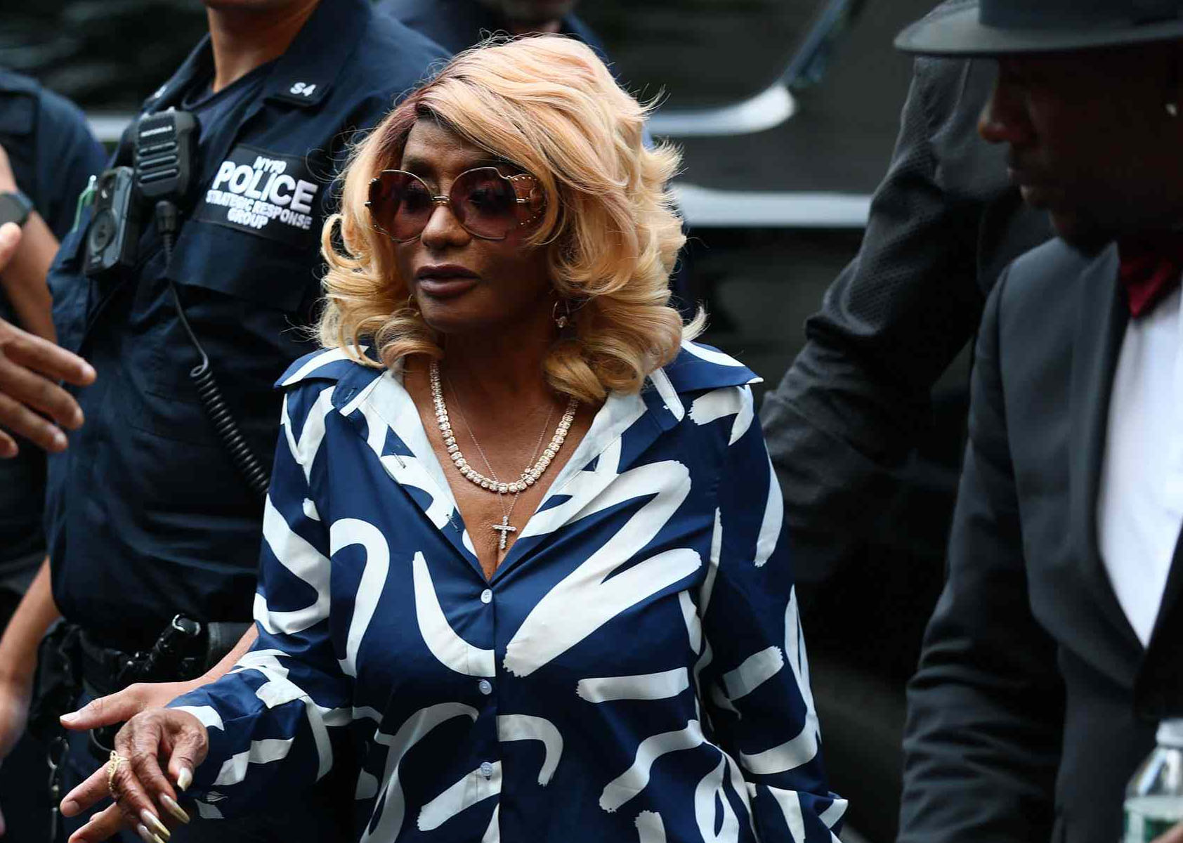 JANICE COMBS DENIES CLAIM THAT SON DIDDY SLAPPED HER, CALLING NETFLIX