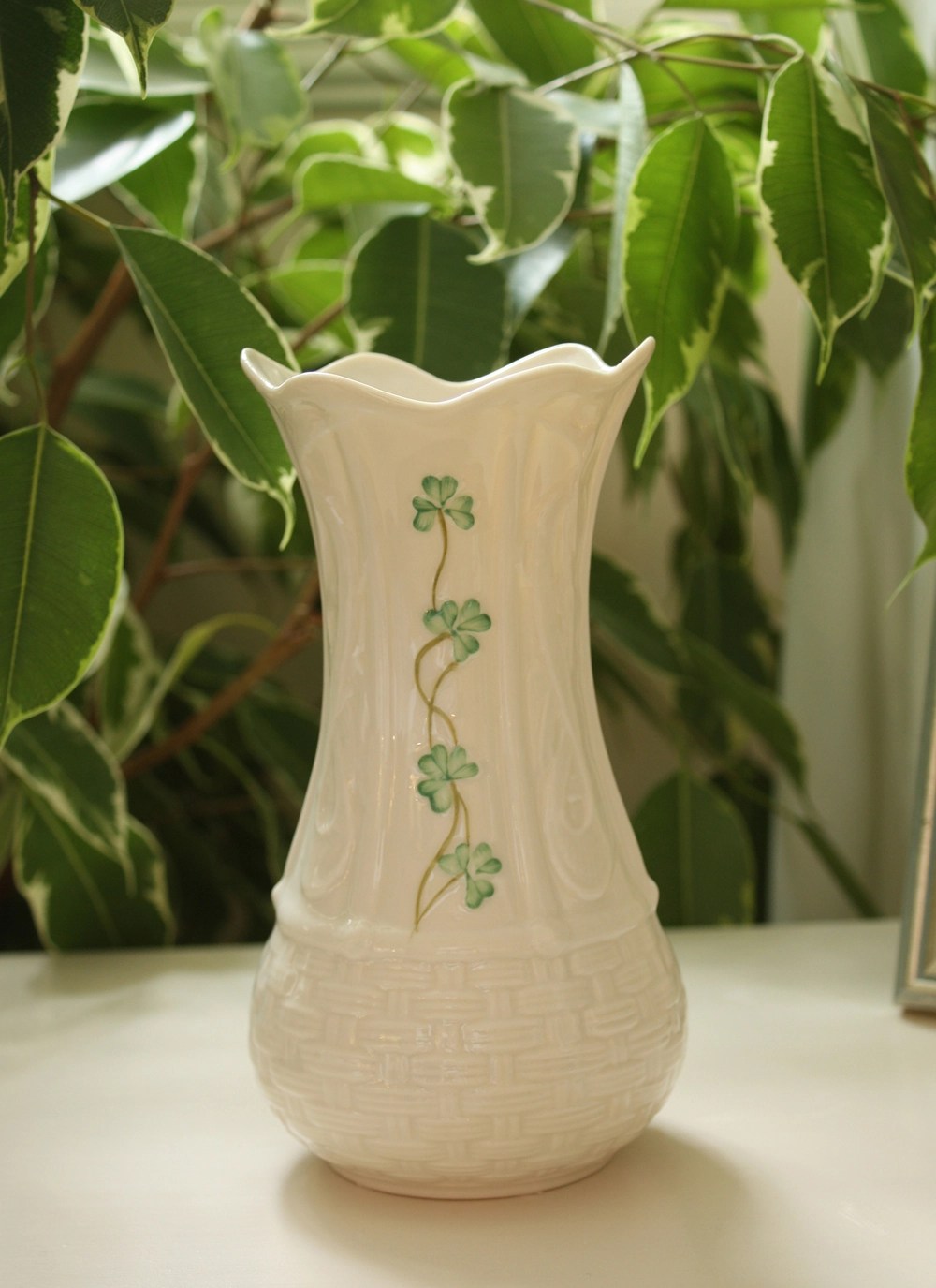 Belleek Kells 7 Inch Vase Blarney