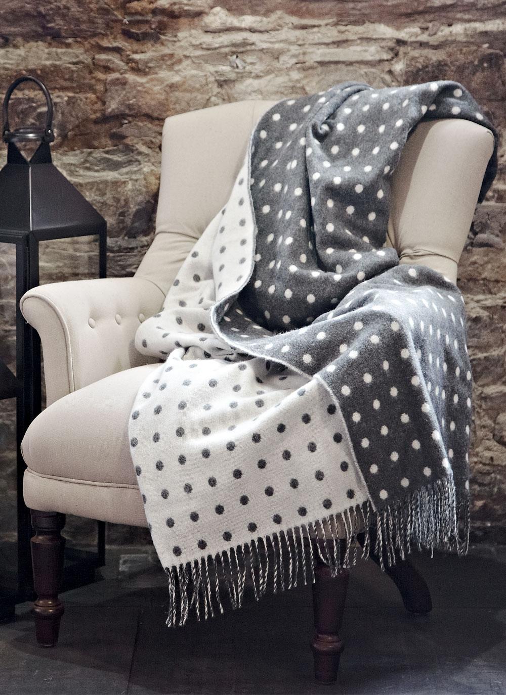 Lambswool Spot Throw Blarney