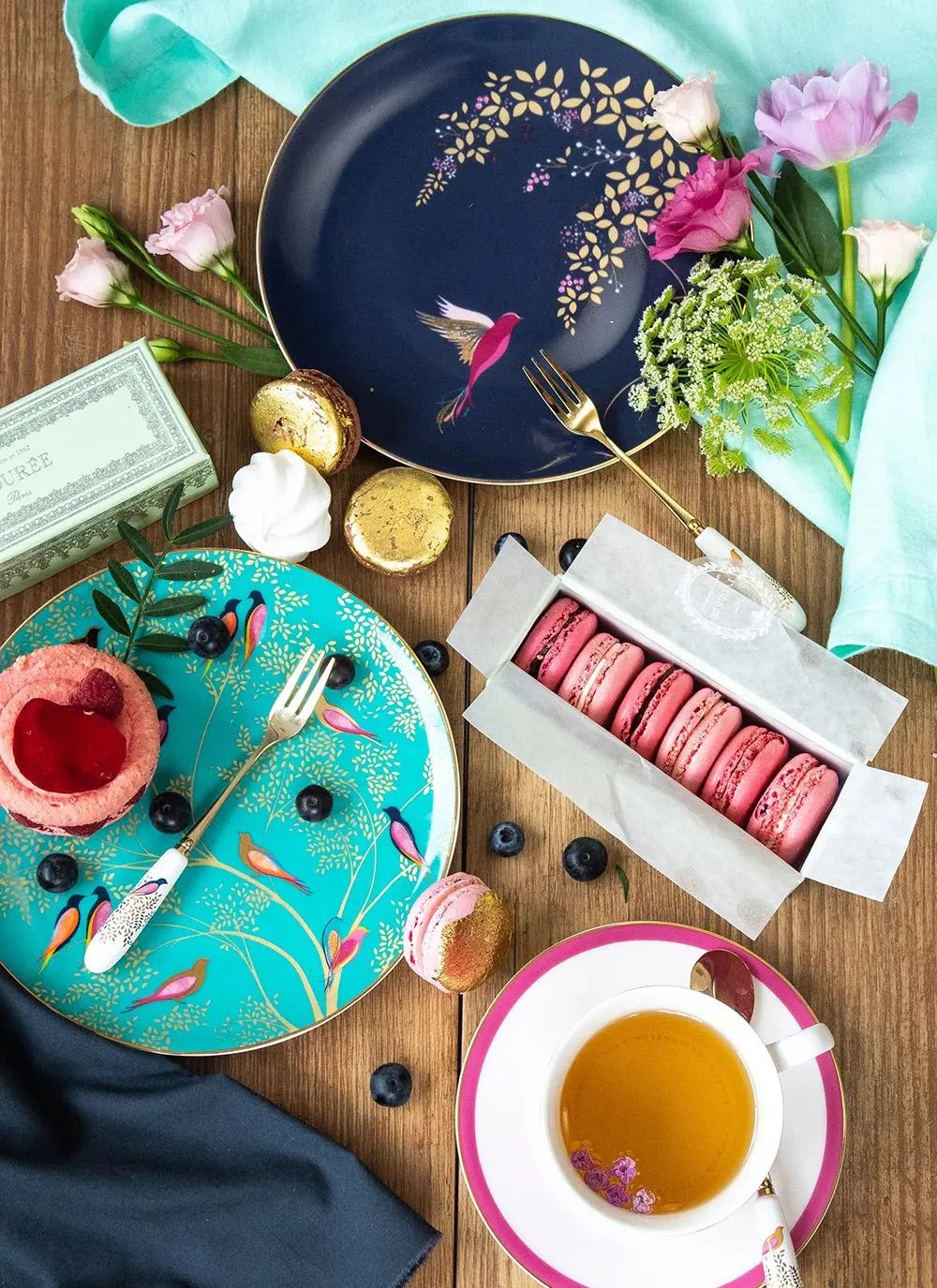 Sara Miller Chelsea Cake Plates Blarney