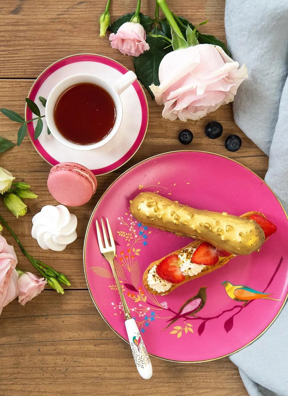 Sara Miller Chelsea Cake Plates Blarney