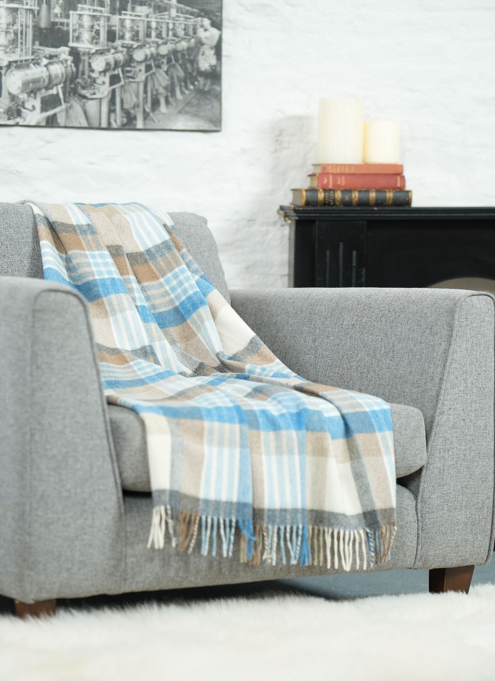 Melbourne Stripe Lamsbwool Throw Blarney
