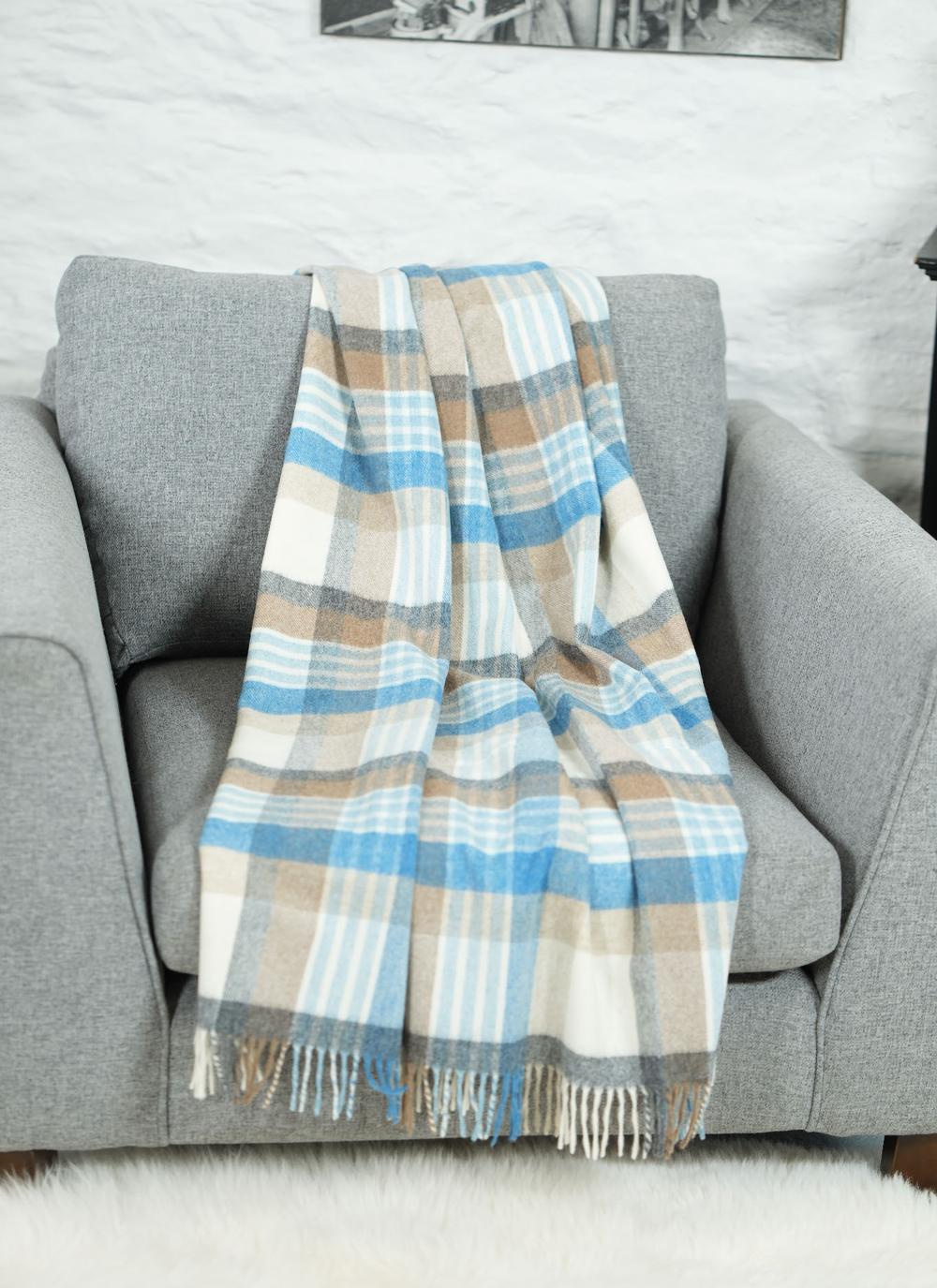Melbourne Stripe Lamsbwool Throw Blarney