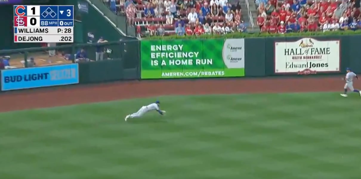 Kris Bryant Just Made a Spectacular Diving Catch in Left Field (One of