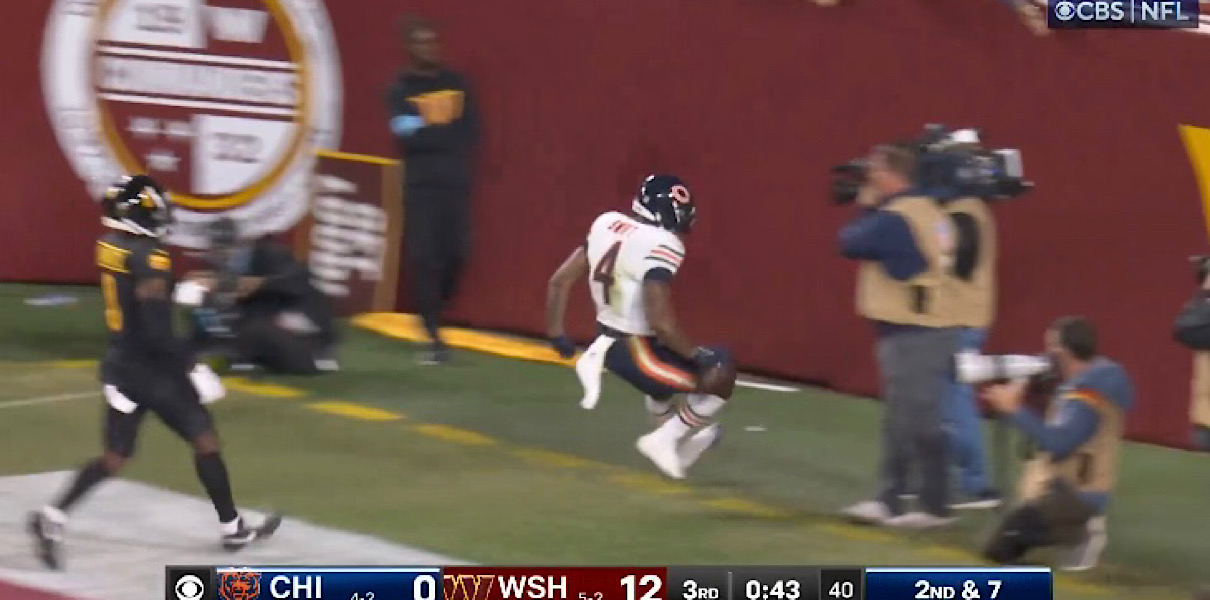 WATCH Bears Get New Life With 56Yd D'Andre Swift TD