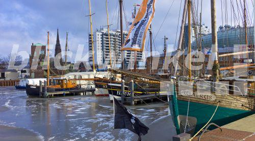 blickwinkel historische Schiffe im Neuen Hafen