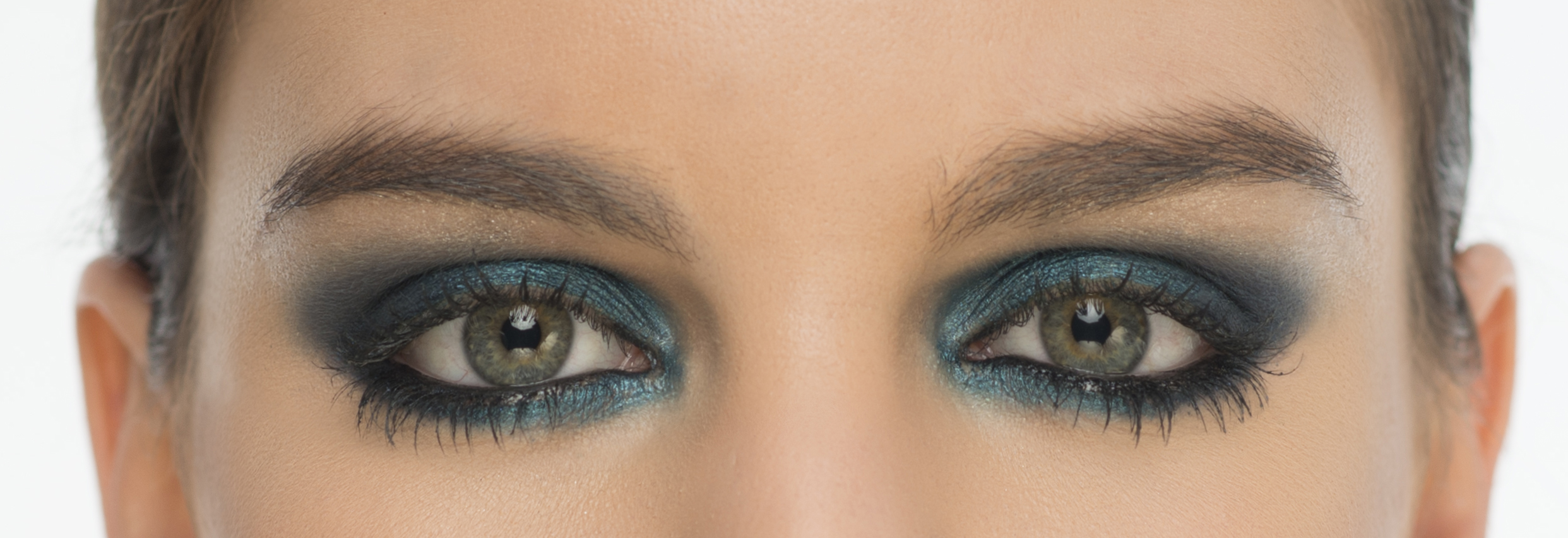 Las cejas elemento esencial para iluminar tu mirada Blog de Cazcarra