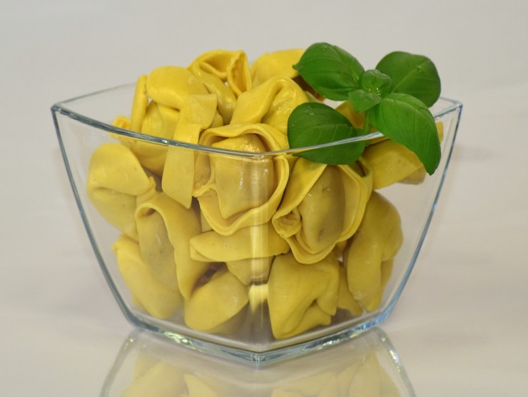 Pasticcio di tortellini al forno in bianco una ricetta da leccarsi i baffi