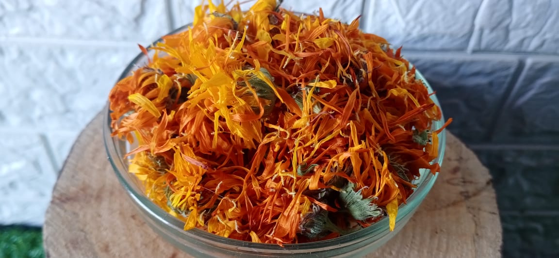 Buy Dried Calendula flowers BloomyBliss online flower shop