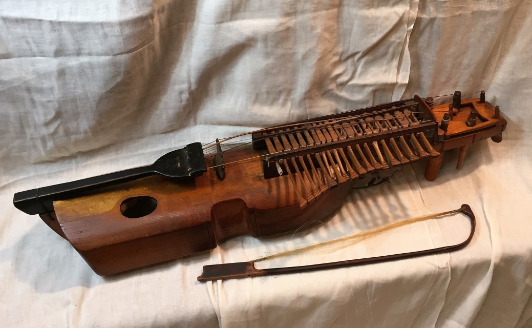 Vintage stringed instruments holdenbank
