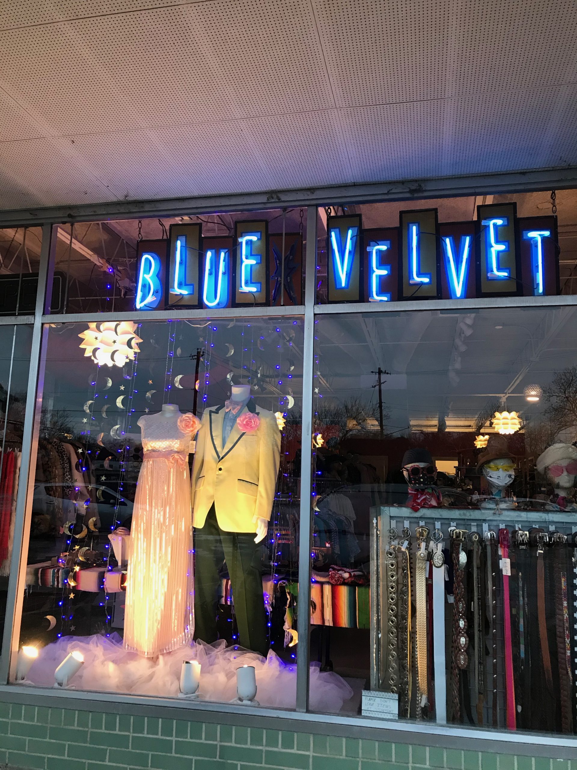 About Us « Blue VelvetThe Best Little Vintage Store in Texas!
