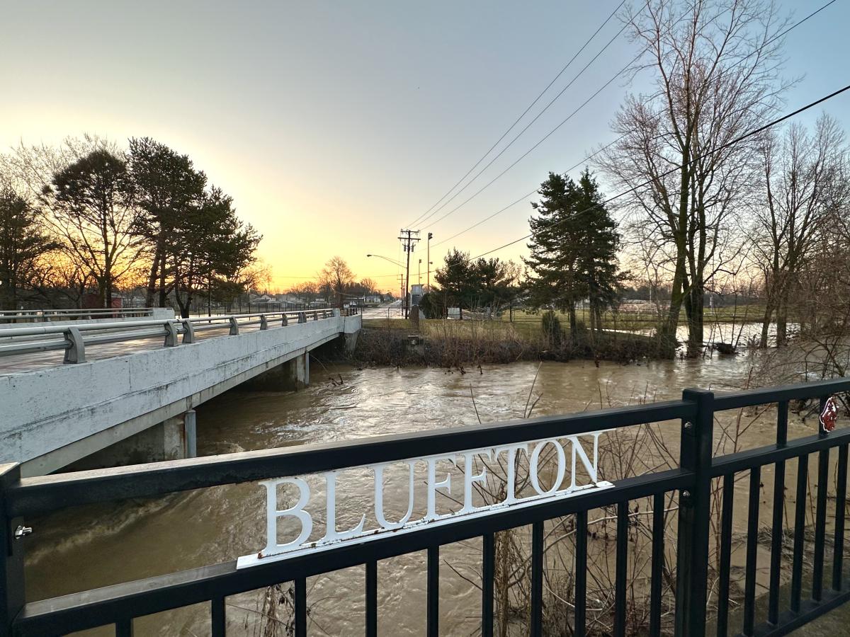 Clear skies over flood waters Bluffton Icon