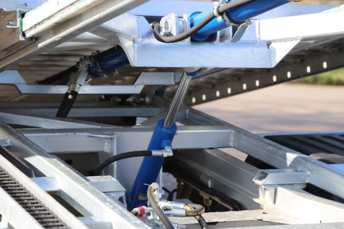 Schiebeplateau Autotransporter PKW Anhänger Hersteller Anhänger