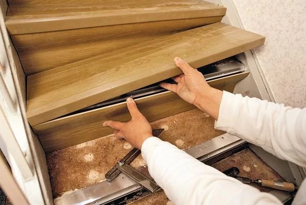 Portas bietet Treppenrenovierung mit System. Vielfältige Optionen BM