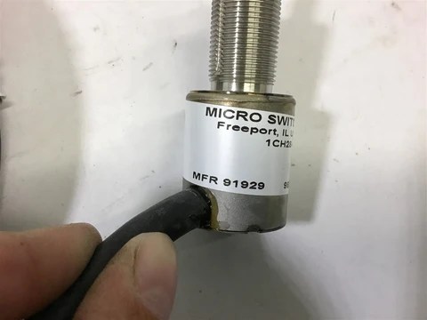 MICRO SWITCH MFR 91929 1CH28-12 – BME Bearings and Surplus