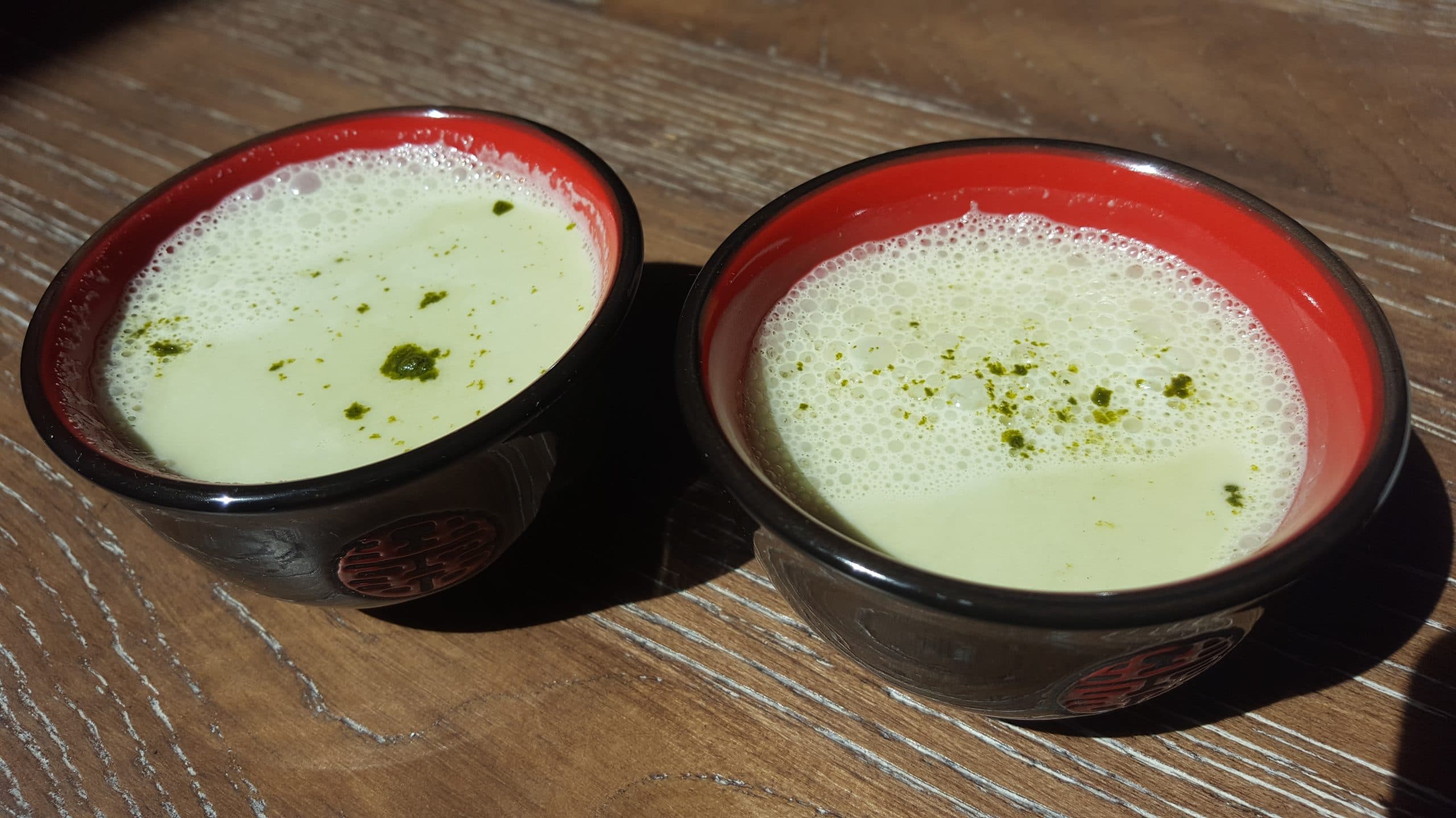 Thé matcha au lait de coco (matcha latte) BMoove