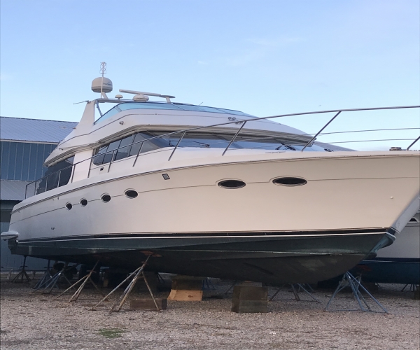 2000 53 foot Carver Voyager Power boat for Sale in N Kingstown, RI