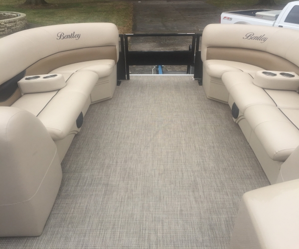 2017 Encore Boat Builders Bentley 240 Fish N Cruise Pontoon Boat for