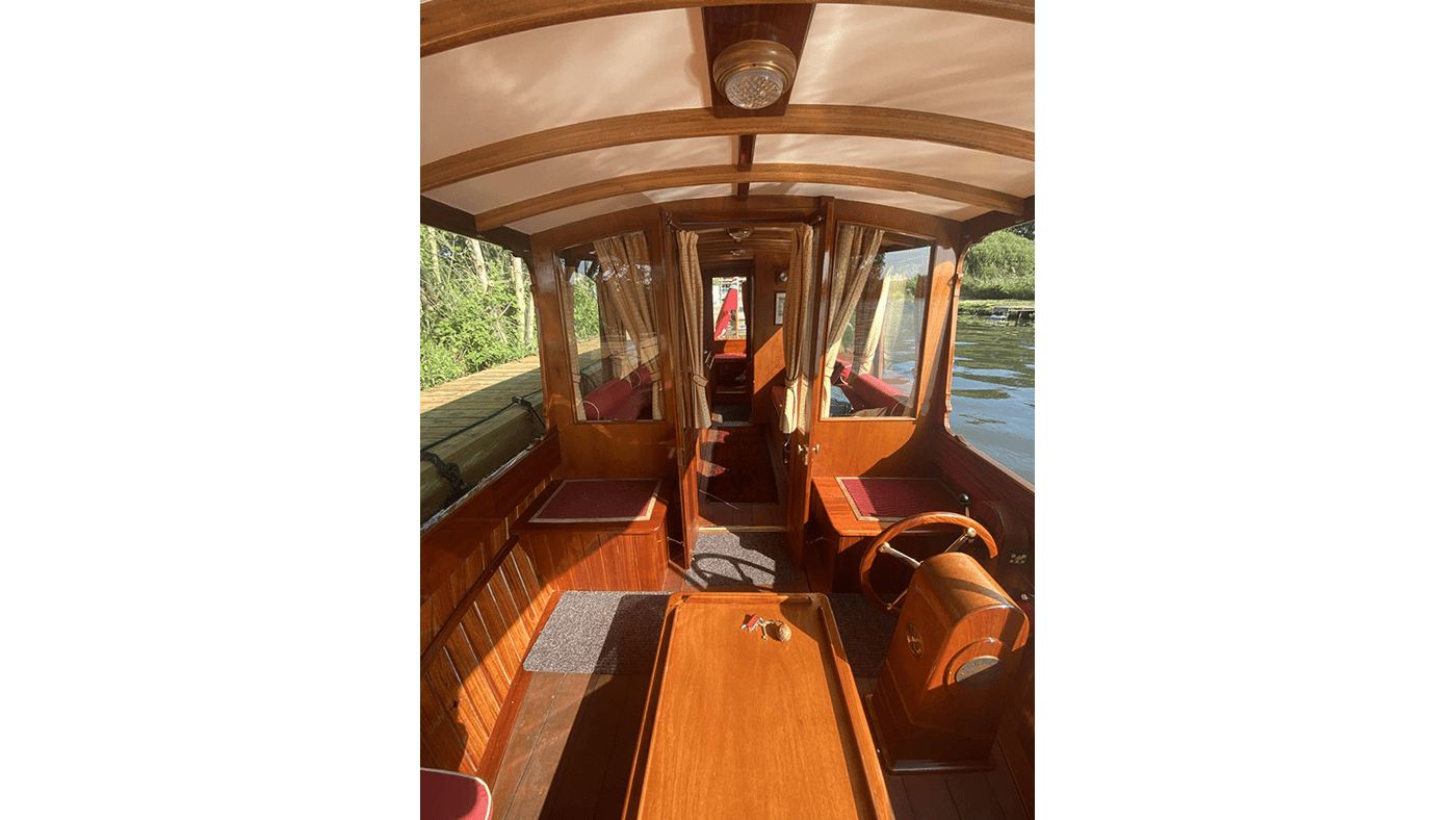 Private Boat Hire from Marlow Luxury skippered boat hire for up to 12