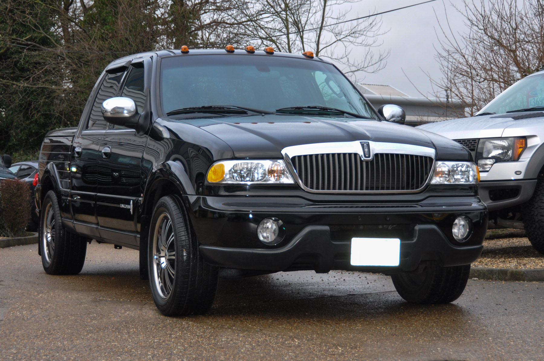 2002 (54) Lincoln Blackwood Luxury Pickup (Based on F150) David