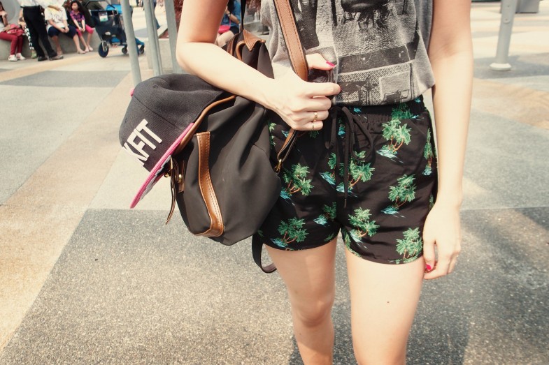 LOTD What To Wear To A Theme Park