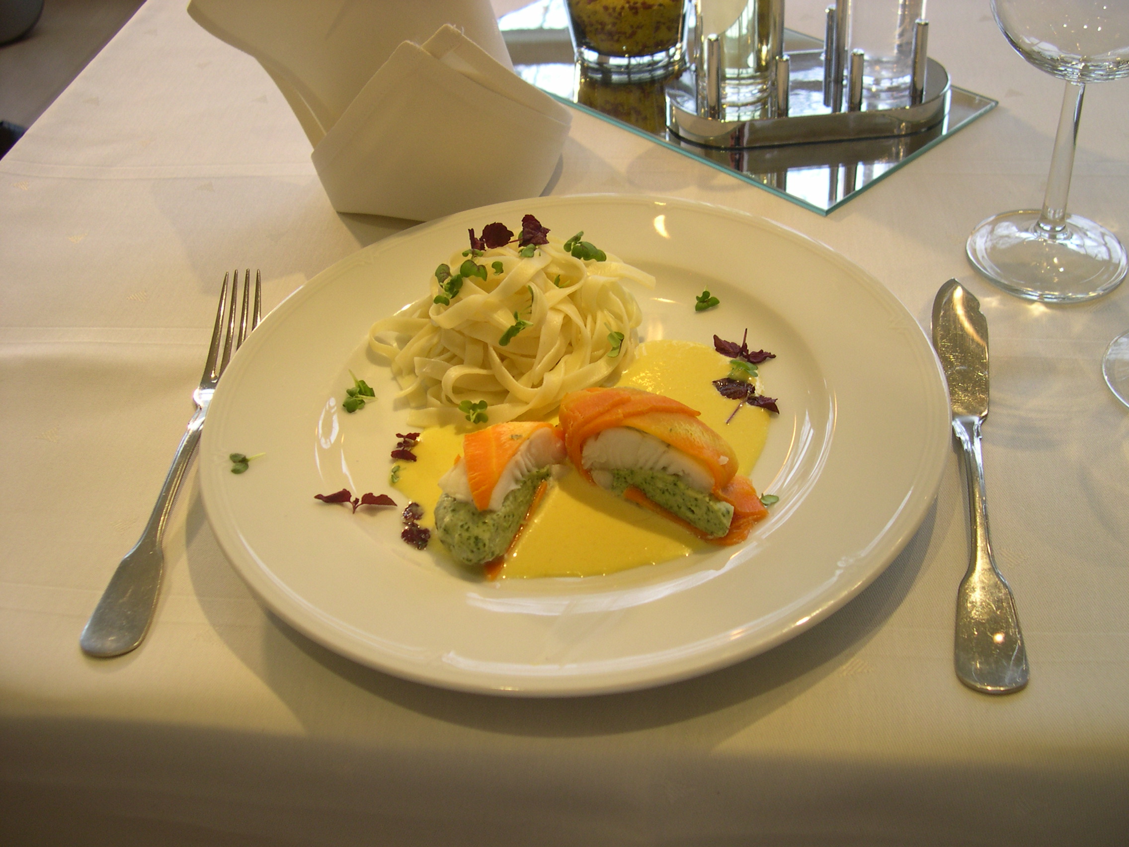 Mittagessen / Warmes Abendessen Bogata Bochumer Gäste und Tagungshaus