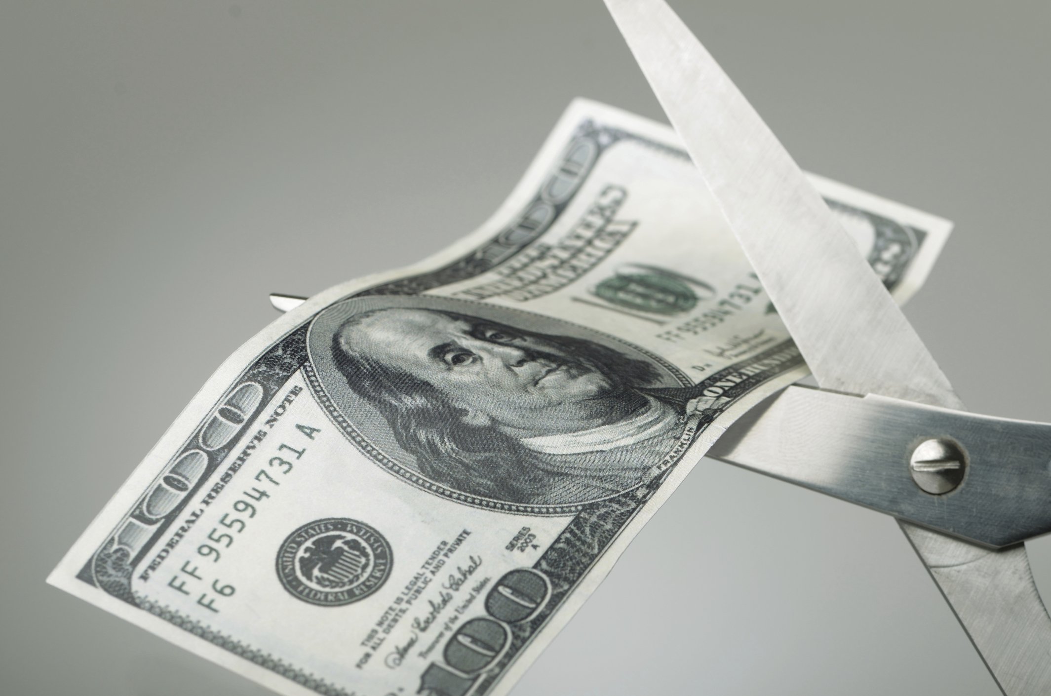 Differences Between Expensive & Cheap Hair Shears