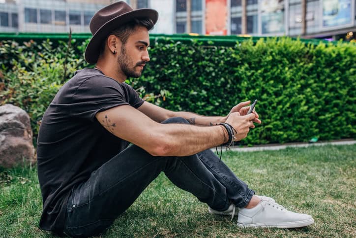 Why Do Guys Stop Texting When Things Are Going Well?
