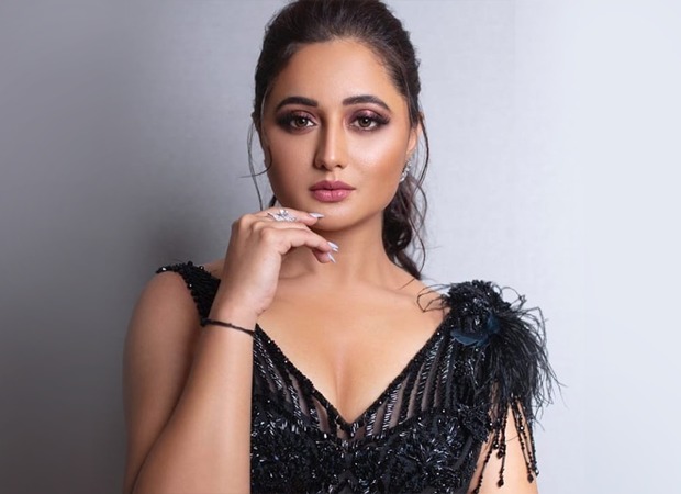 Rashami Desai threatens to block all SidNaaz fans after getting trolled for supporting Devoleena Bhattacharjee