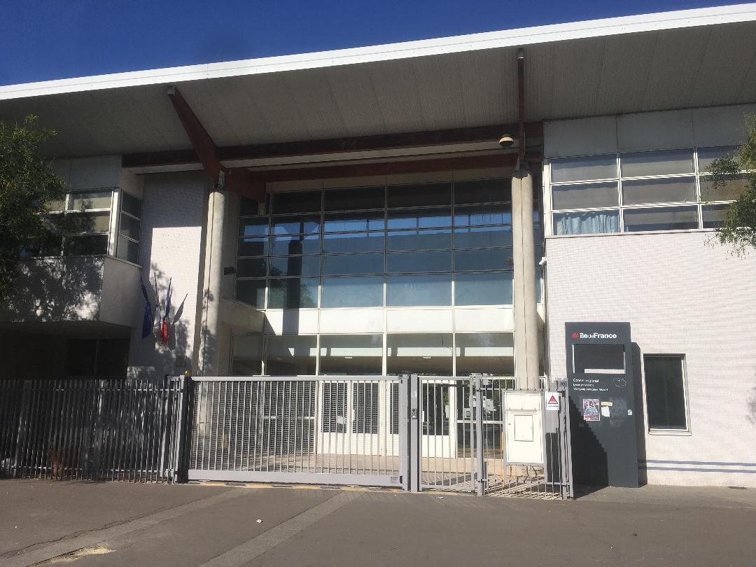 Au BlancMesnil, le lycée Mozart tombe en ruines et ses agents sont en