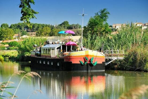 What is a houseboat? Definition of a houseboat What is a houseboat? Definition of a houseboat