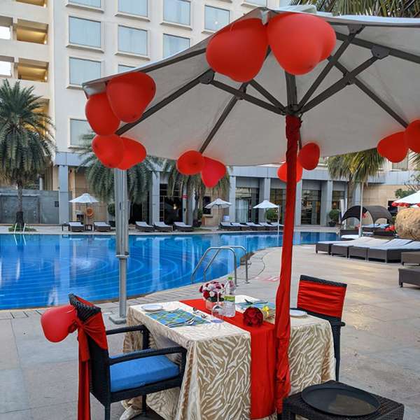 Poolside Candle Light Dinner